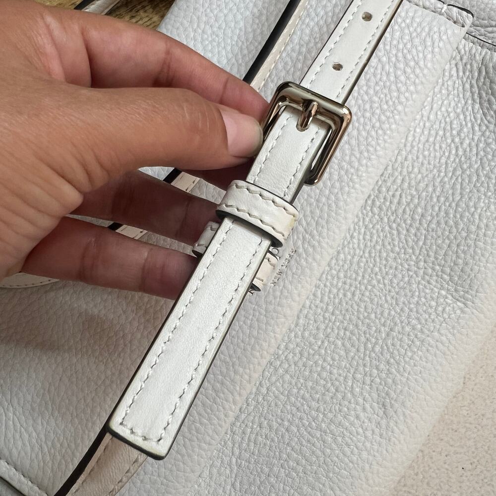 Kate Spade New York White Pebbled Leather Chain Crossbody Shoulder Bag - Picture 12 of 16